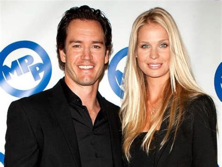 Catriona McGinn (Mark-Paul Gosselaar Wife) Age, Height