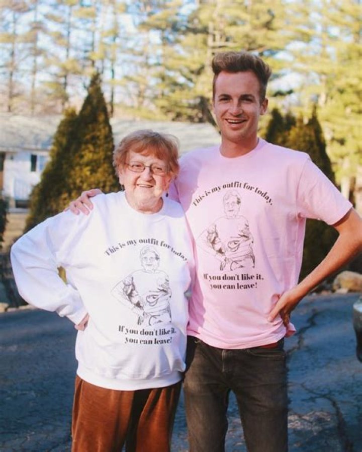 Grandma Lill Age | Wiki, Net worth, Bio, Height, Husband