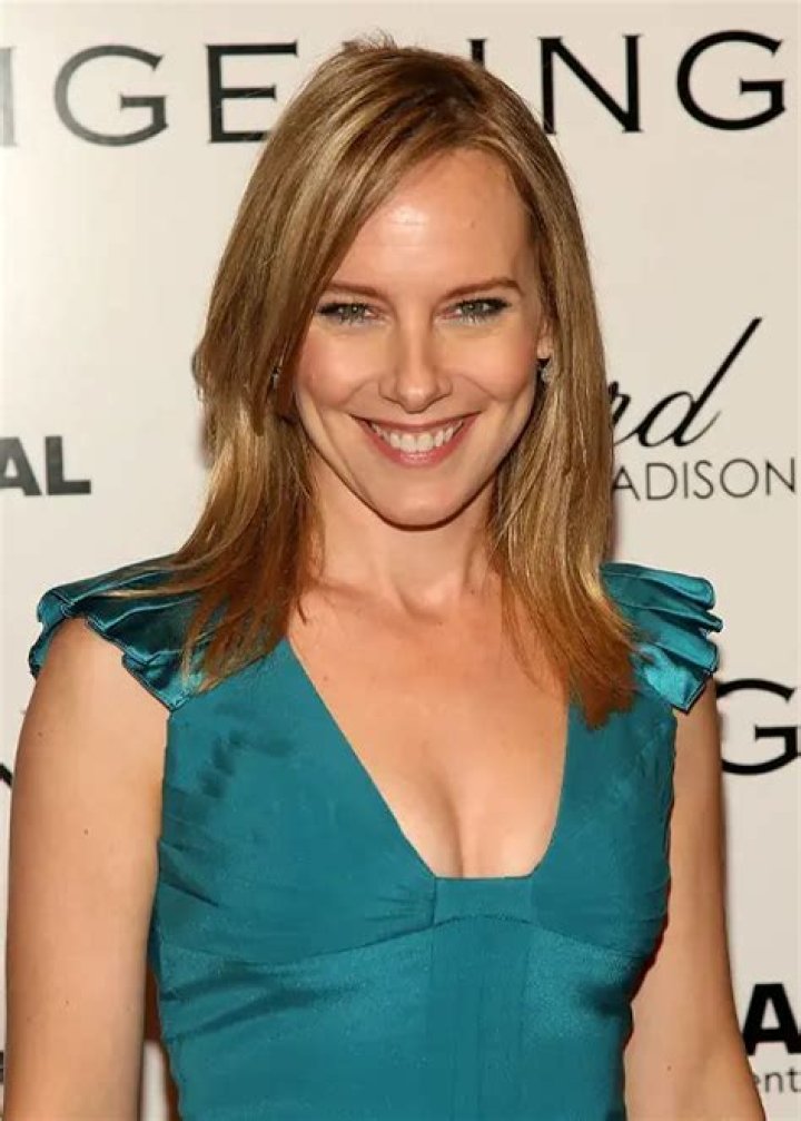 How tall is Amy Ryan