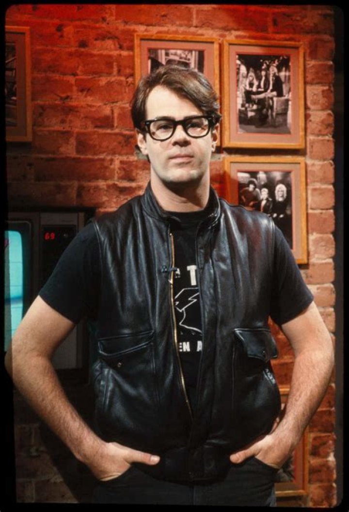 How tall is Dan Aykroyd