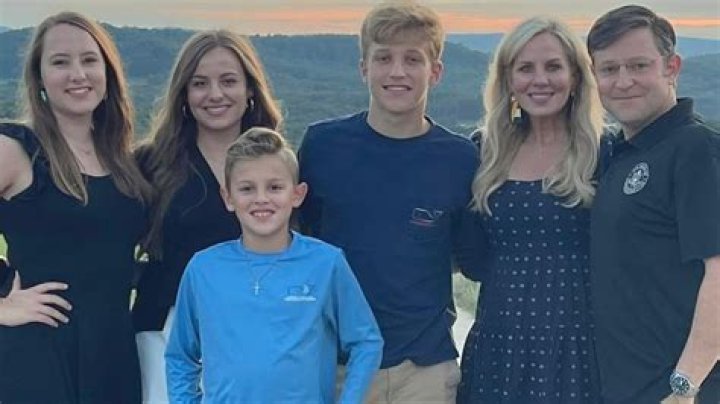 How tall is Mike Rowe